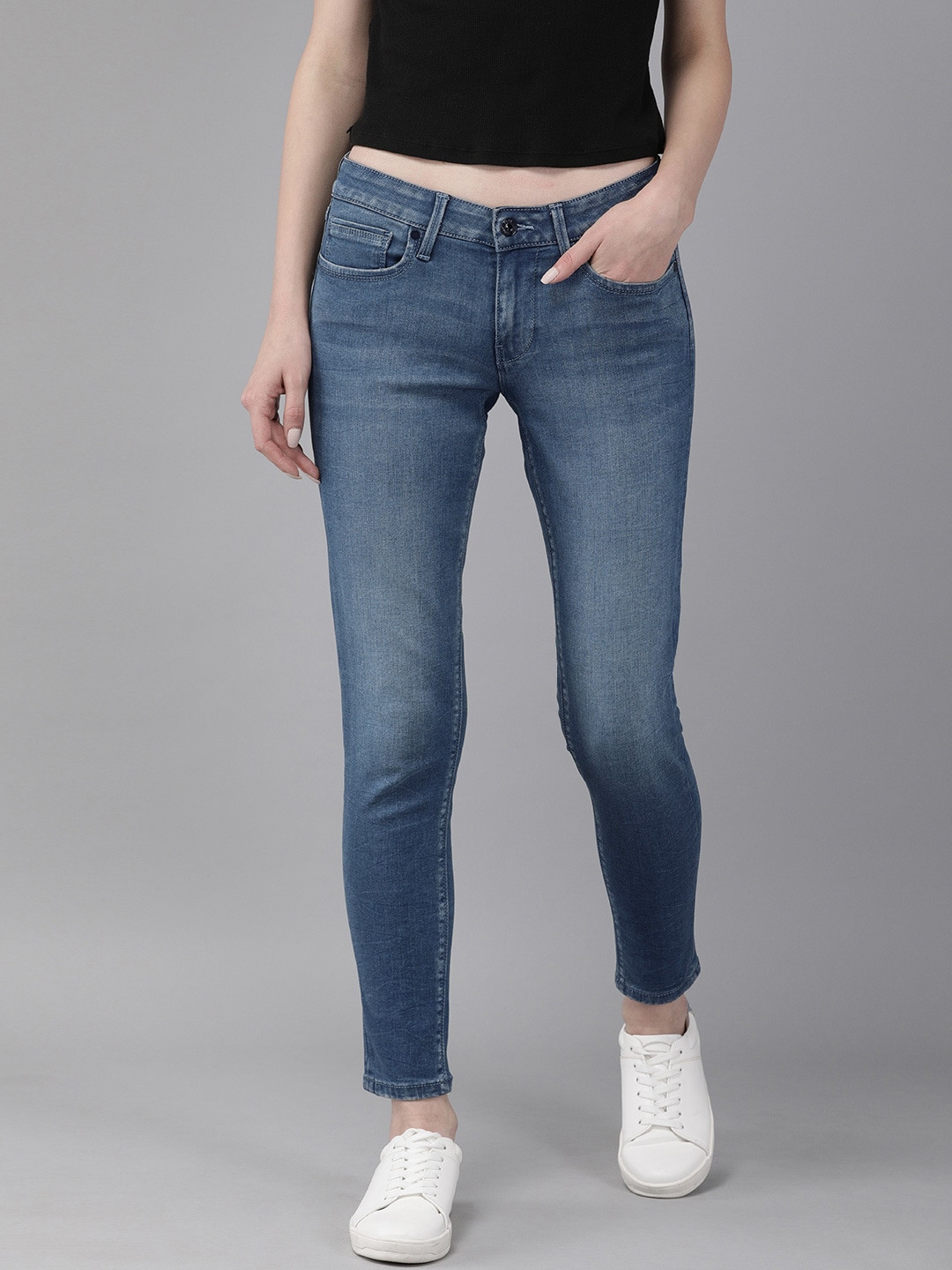 

Pepe Jeans Women Blue Zoey Lola Slim Fit Mid-Rise Clean Look Stretchable Cropped Jeans