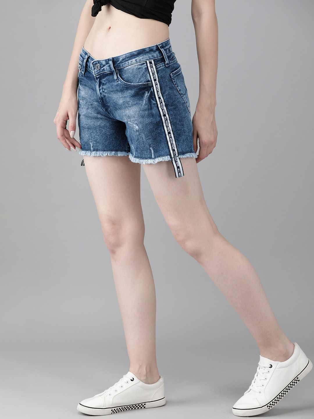 

Pepe Jeans Women Blue Washed Slim Fit Denim Shorts