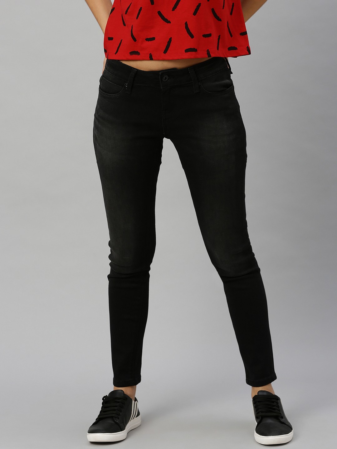 

Pepe Jeans Women Black Kristy Slim Fit Mid-Rise Clean Look Stretchable Jeans