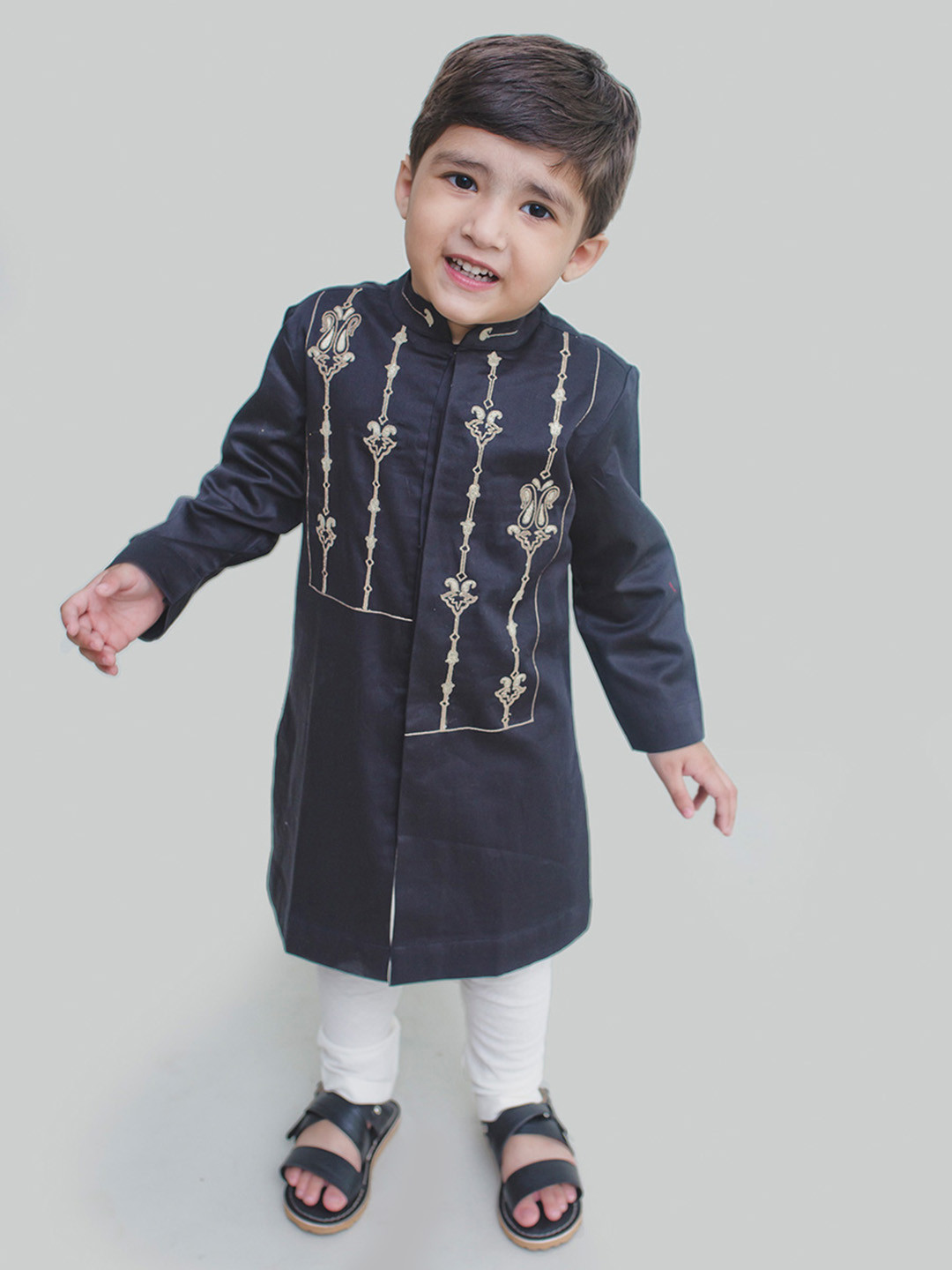 

Tiber Taber Boys Black & White Embroidered Kurta with Pyjamas