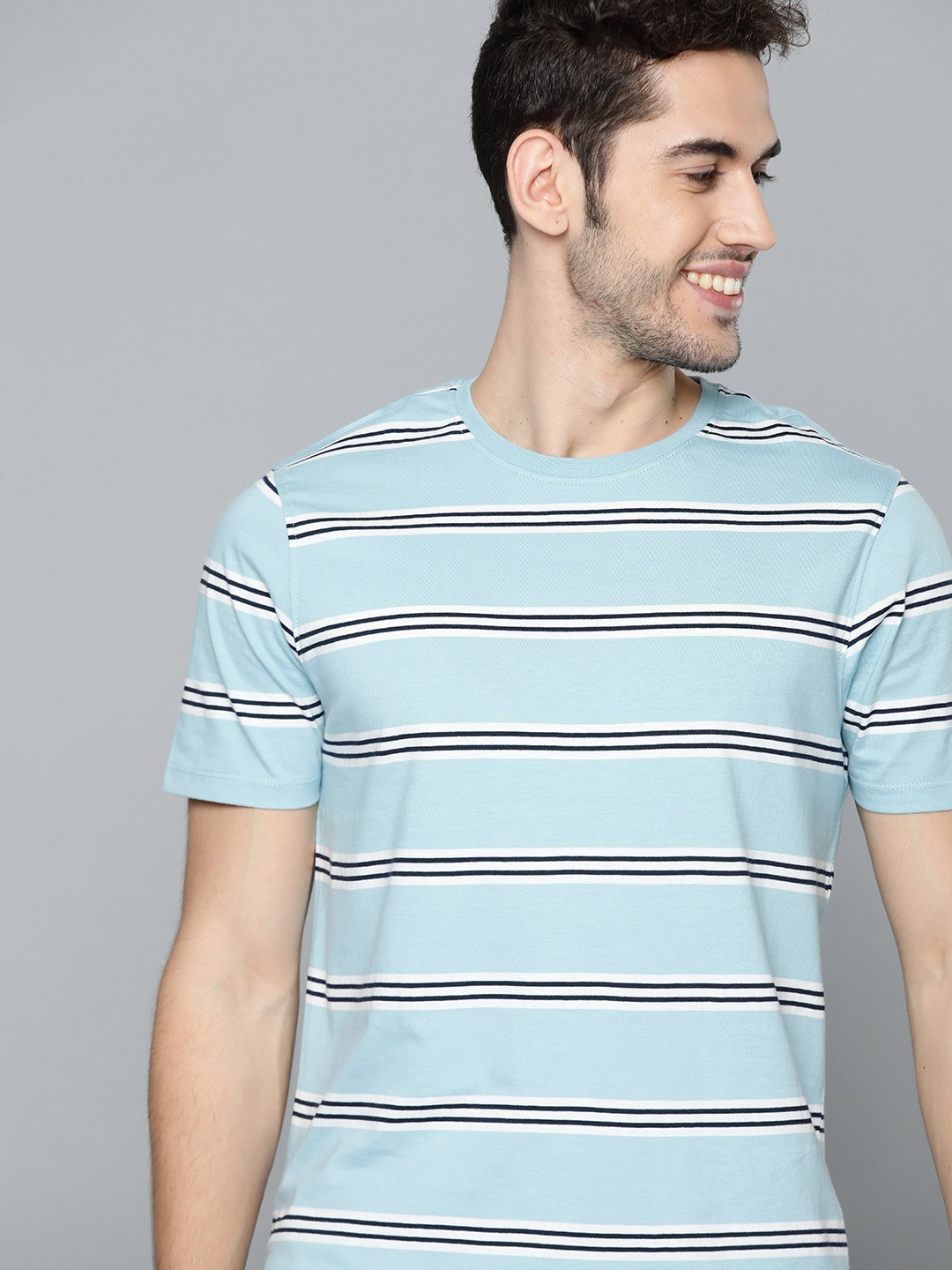 

Mast Harbour Men Blue Black Striped Round Neck Pure Cotton T-shirt