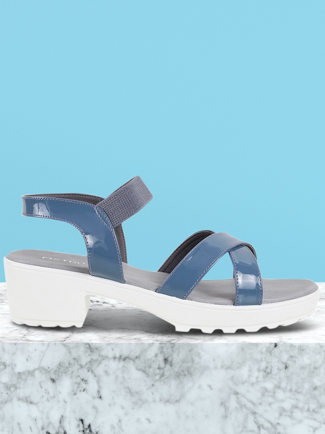

Metro Women Grey Solid Sandals