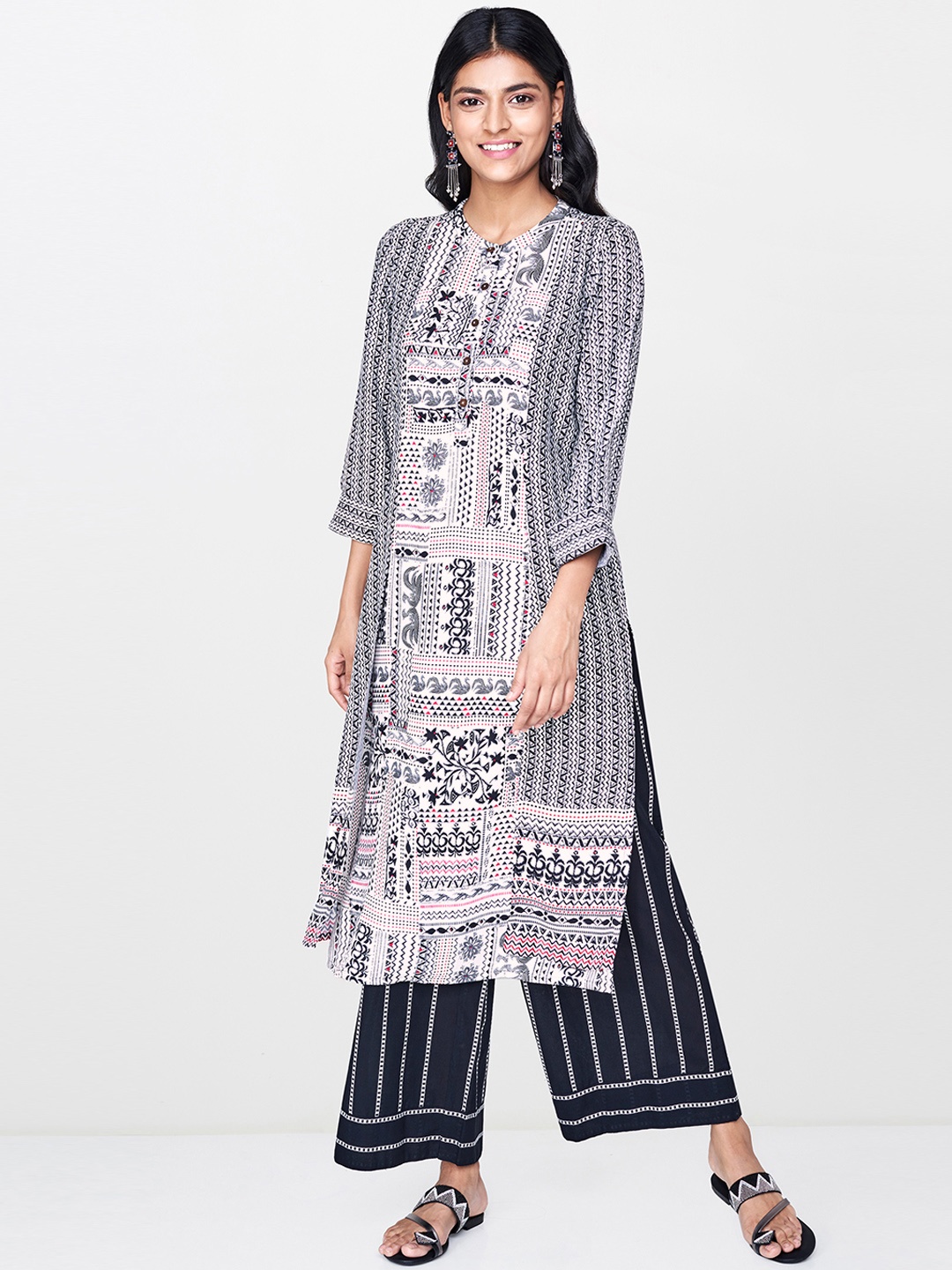 

Global Desi Women White & Black Printed Straight Kurta
