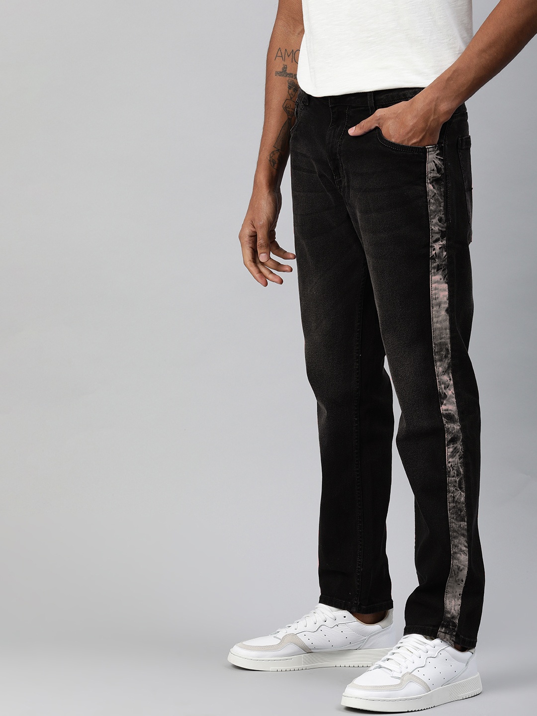 

Mast & Harbour Men Black Slim Tapered Fit Mid-Rise Clean Look Stretchable Jeans