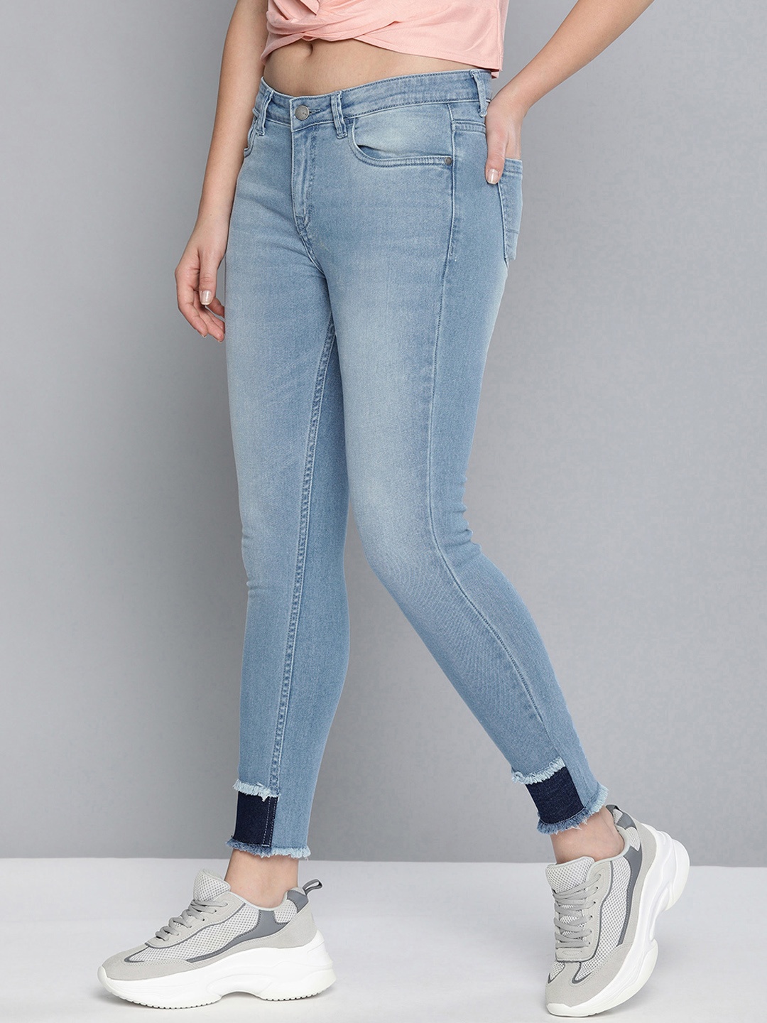 

Mast & Harbour Women Blue Skinny Fit Mid-Rise Clean Look Stretchable Cropped Jeans