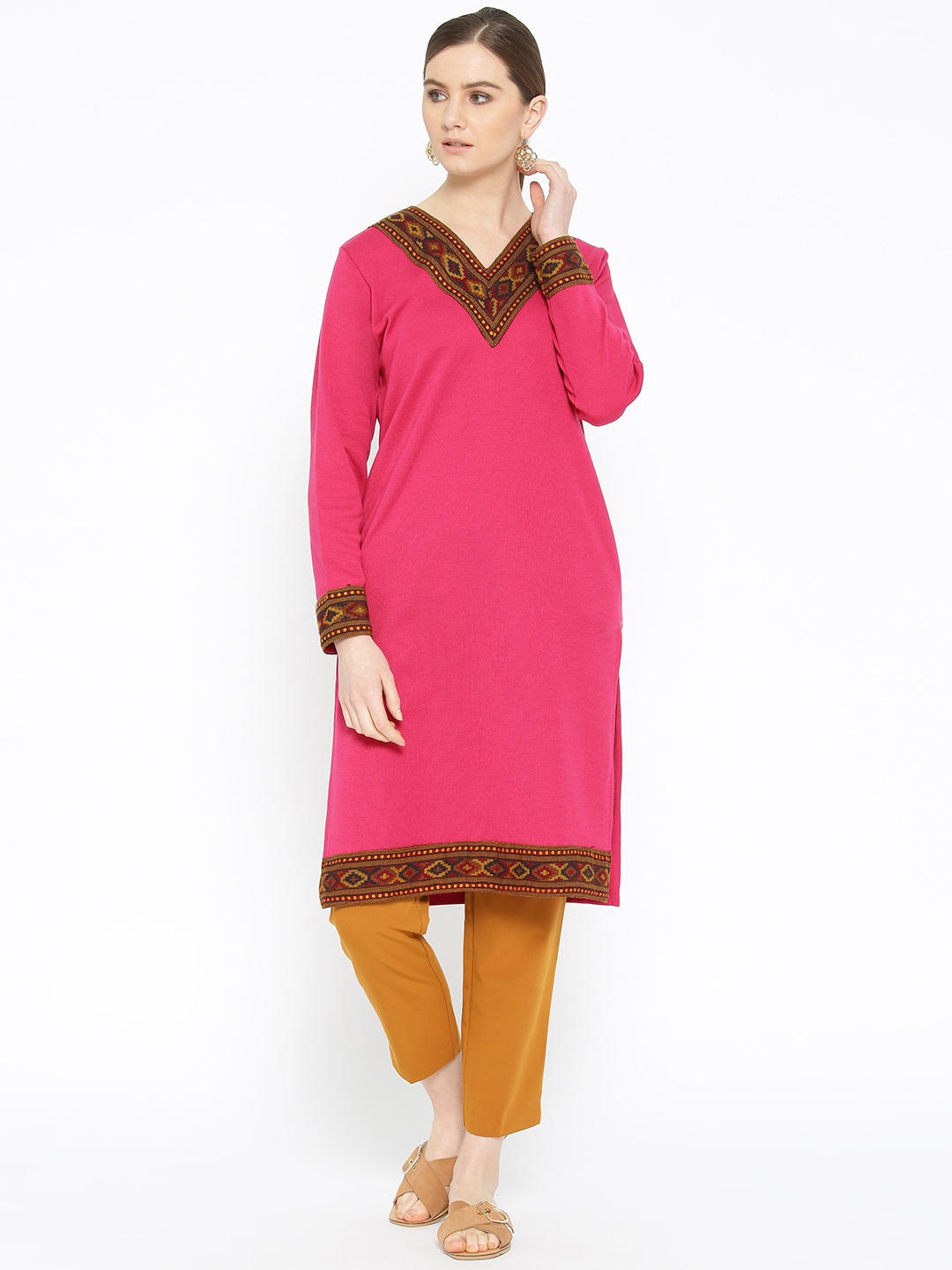 

Vastraa Fusion Women Pink Solid Straight Woollen Kurta, Magenta