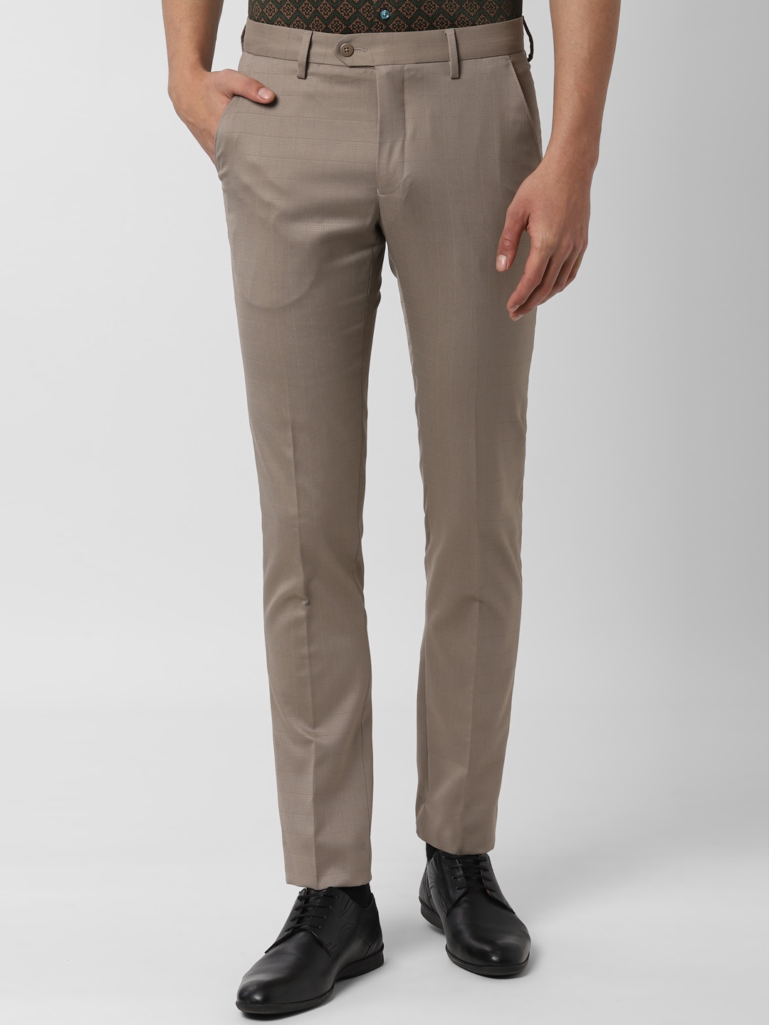 

Peter England Men Beige Slim Fit Self Design Formal Trousers