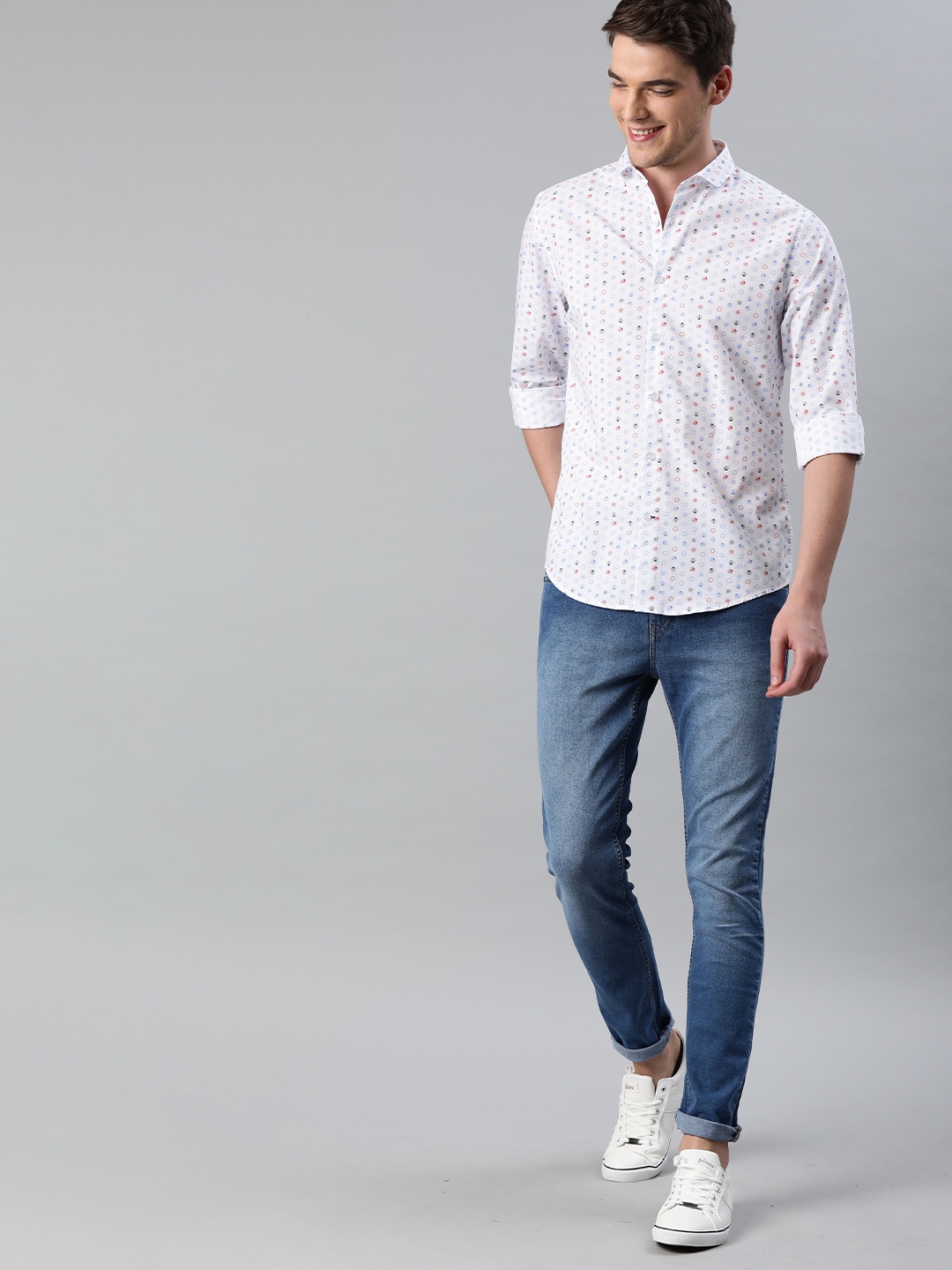 

Mast & Harbour Men White & Red Regular Fit Printed Casual Shirt