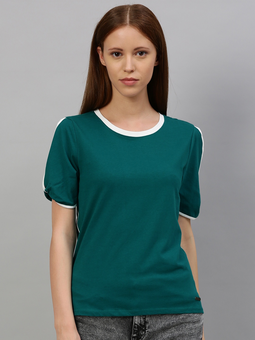 

Roadster Women Teal Green Solid Round Neck Pure Cotton T-shirt