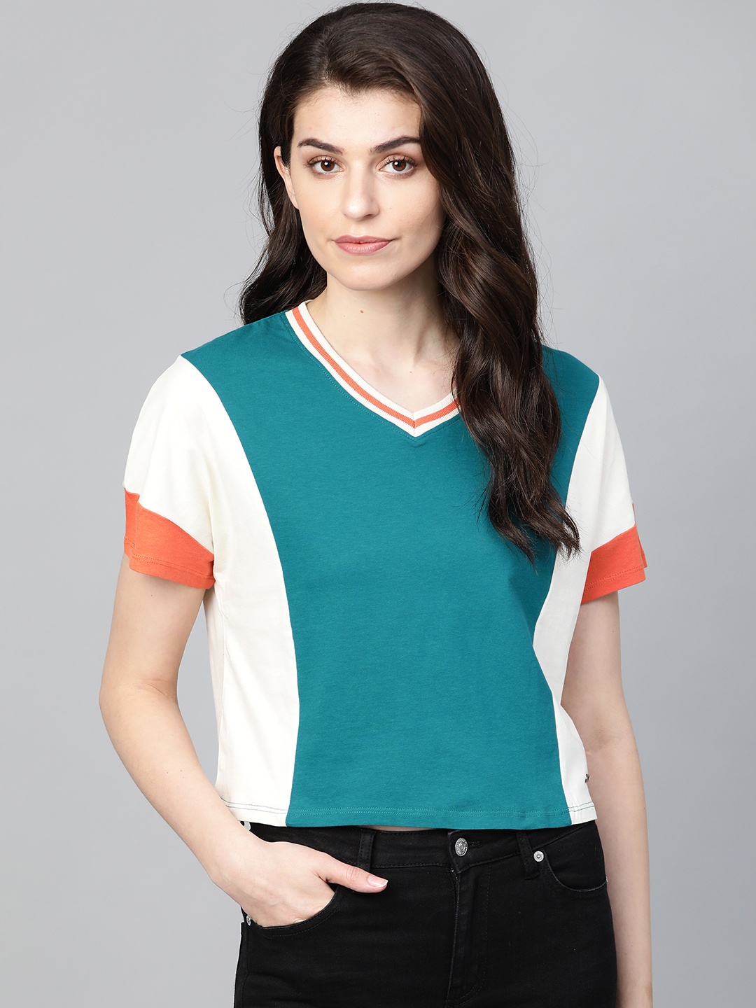 

Roadster Women Sea Green Off-White Colourblocked V-Neck Cropped Pure Cotton T-shirt