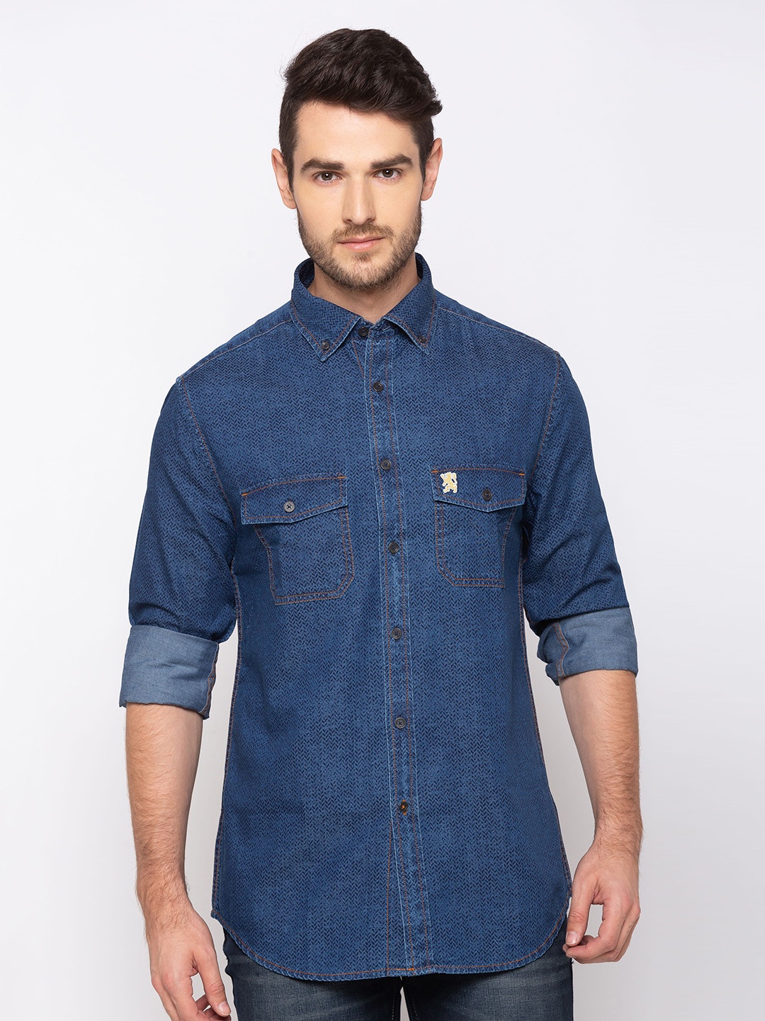 

GIORDANO Men Blue Striped Smart Slim Fit Casual Denim Shirt