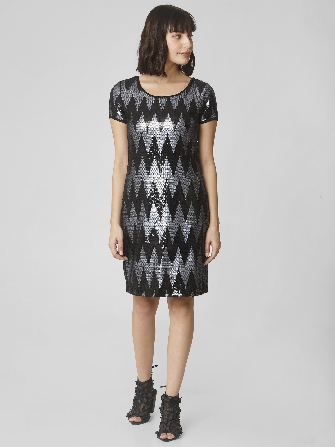 

Vero Moda Women Black & Grey Embellished Sheath Dress