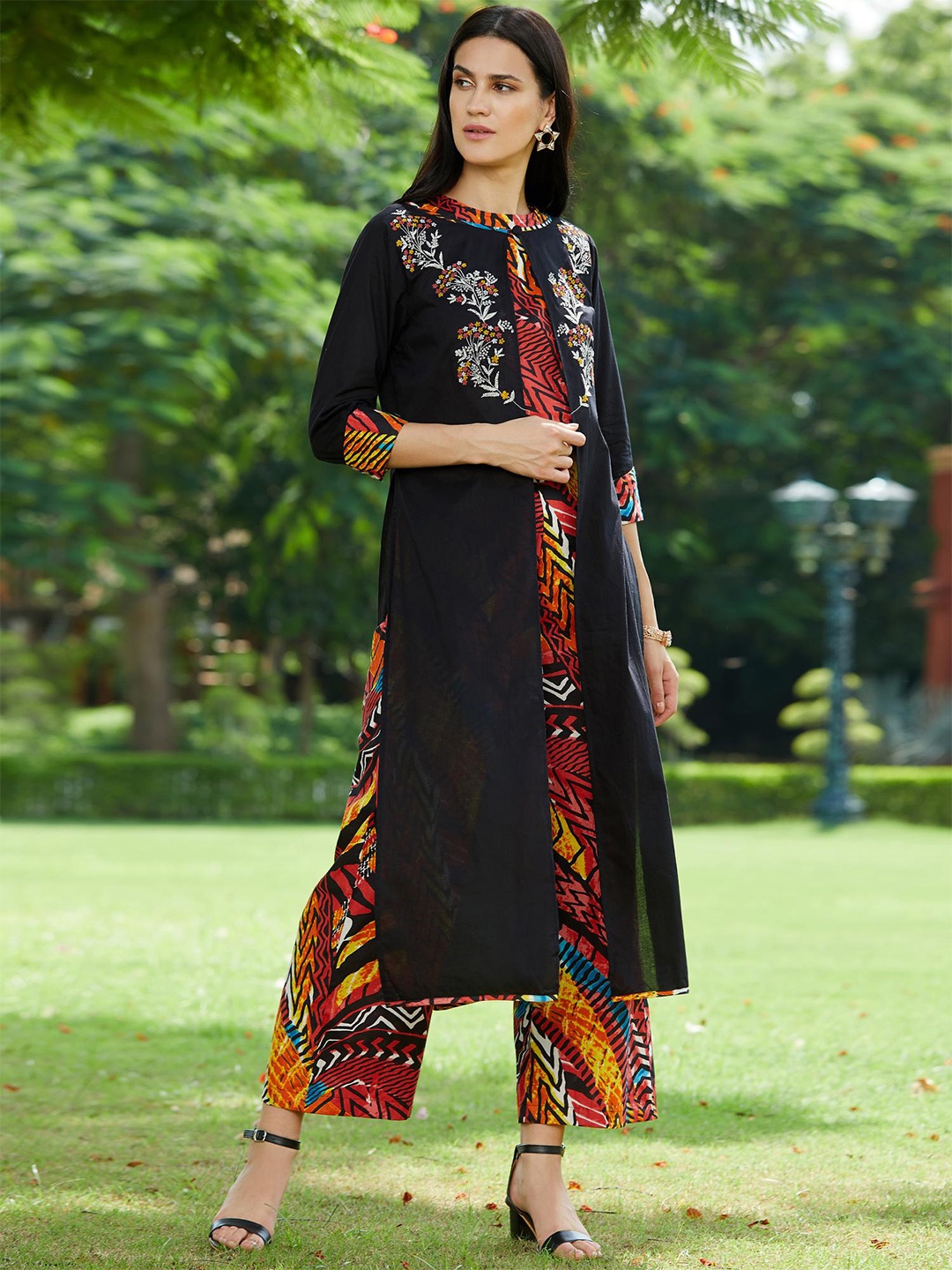 

Pannkh Women Black & Red Printed Crop Top with Palazzos & Long Shrug