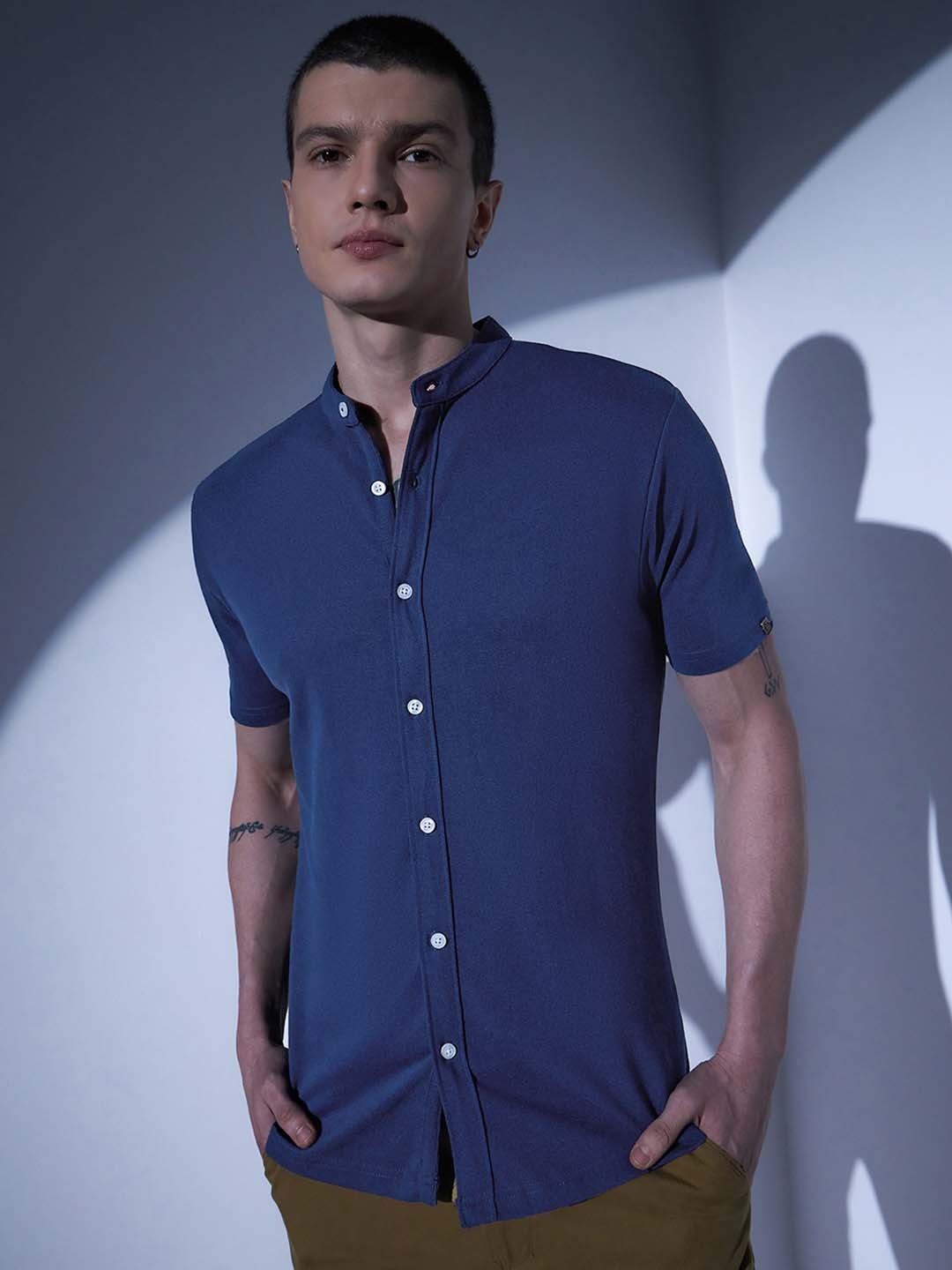 

Hubberholme Men Navy Blue Regular Fit Solid Casual Shirt