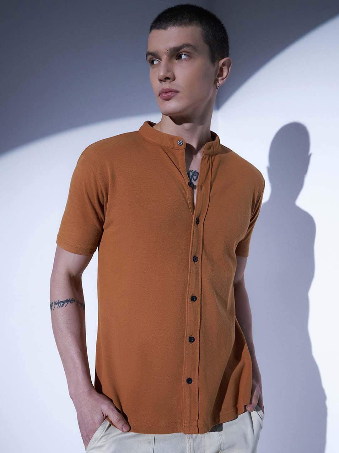 

Hubberholme Men Brown Regular Fit Solid Casual Shirt