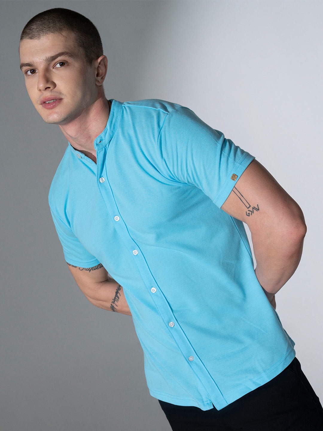 

Hubberholme Men Blue Regular Fit Solid Casual Shirt
