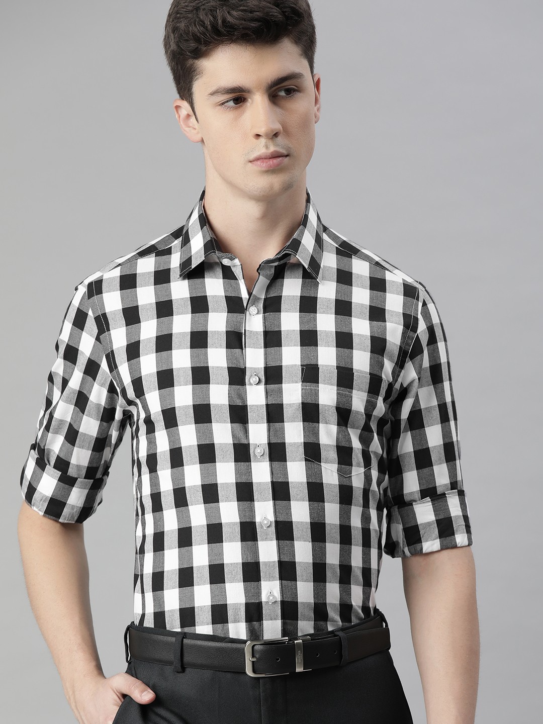 

IVOC Men White & Black Comfort Slim Fit Checked Formal Shirt