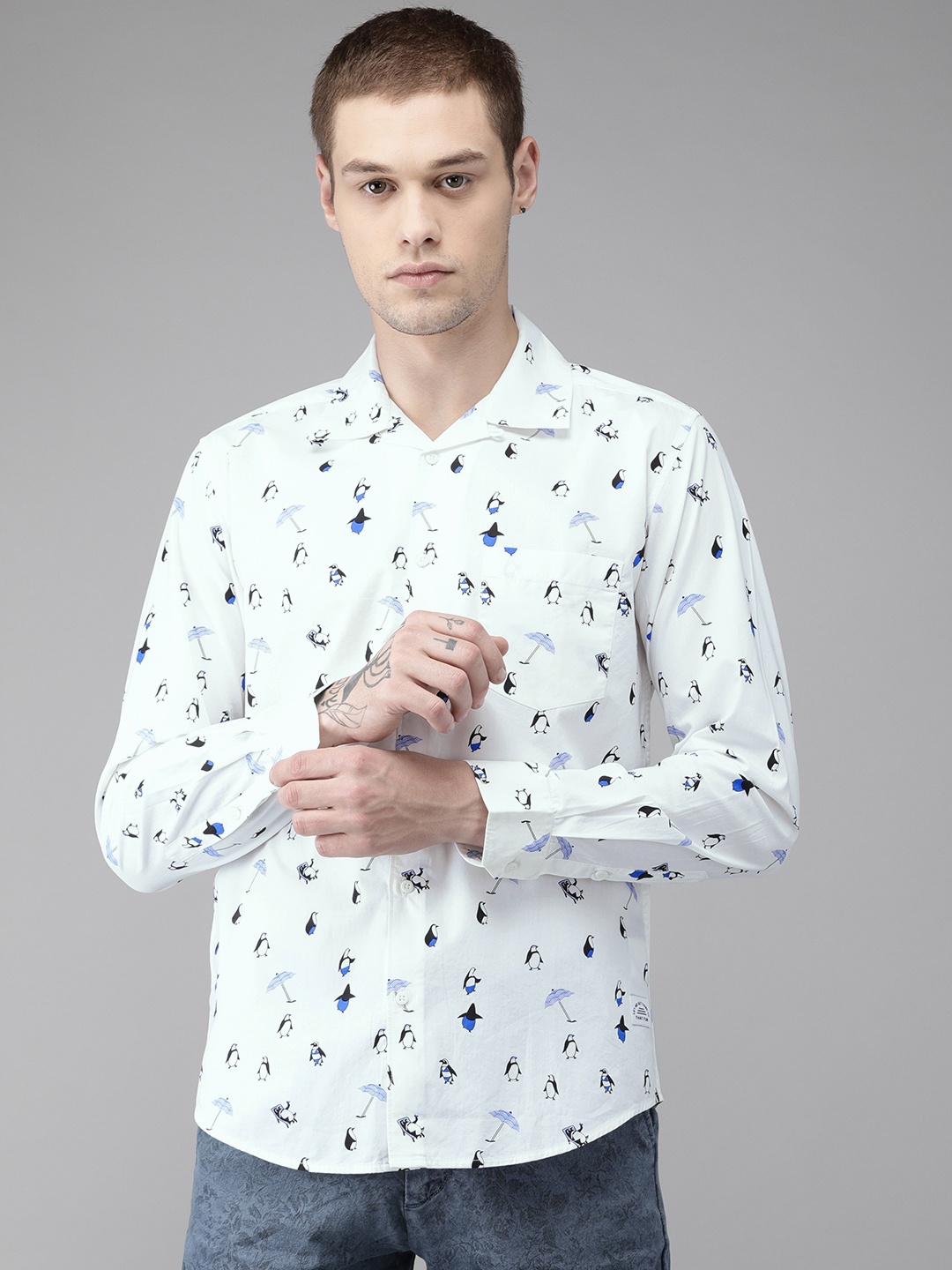 

Bene Kleed Men White & Blue Slim Fit Printed Casual Shirt