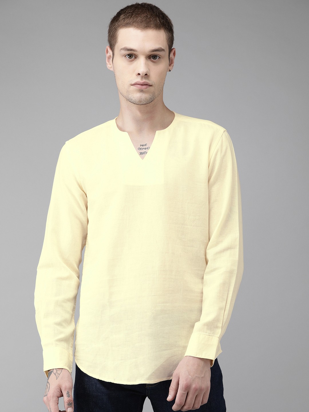 

Bene Kleed Men Yellow Regular Fit Solid Casual Shirt
