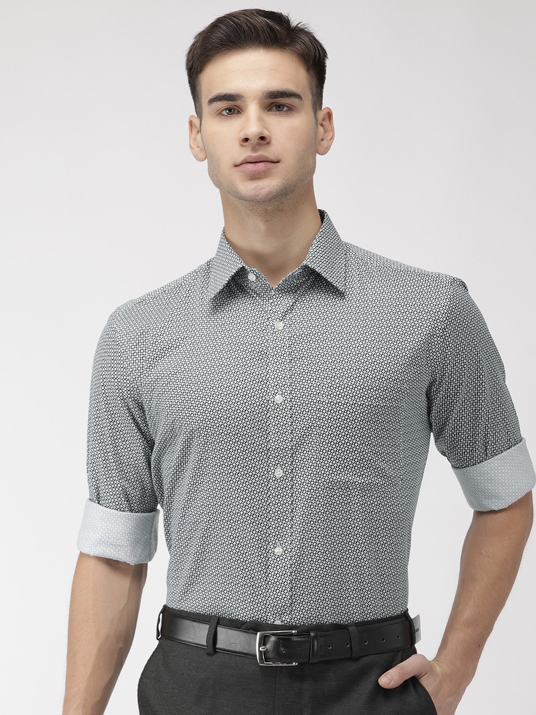 

Raymond Men Black & White Slim Fit Checked Formal Shirt