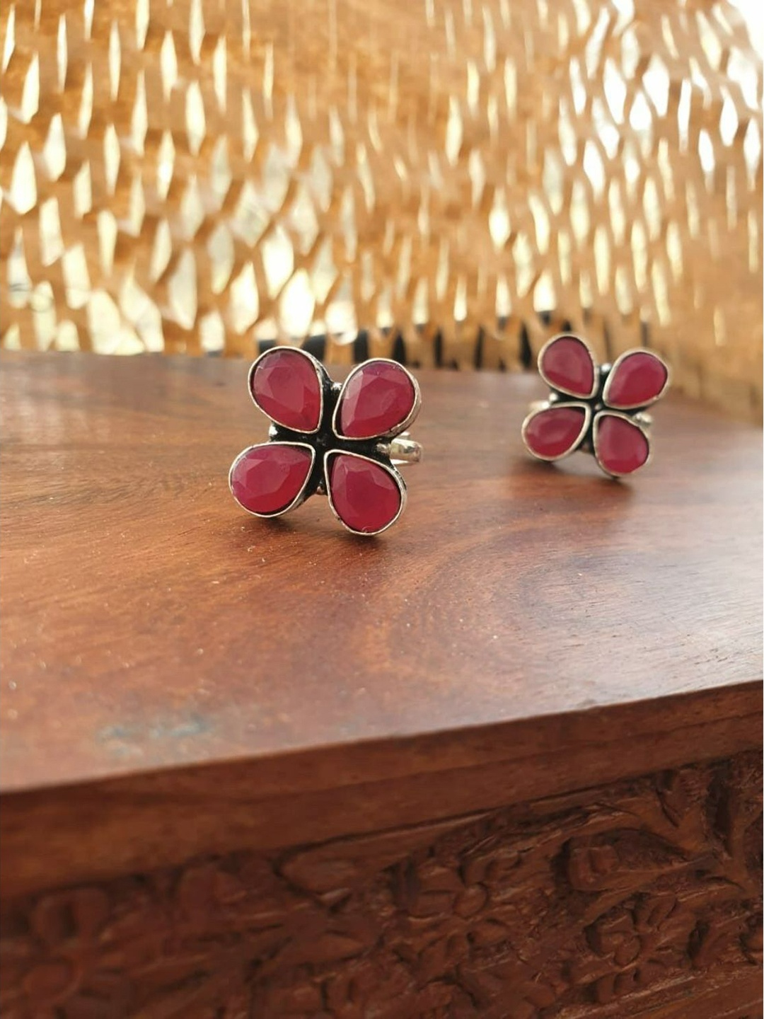 

FIROZA Set of 2 Magenta & Oxidised Silver-Toned Stone-Studded Floral Adjustable Toe Rings