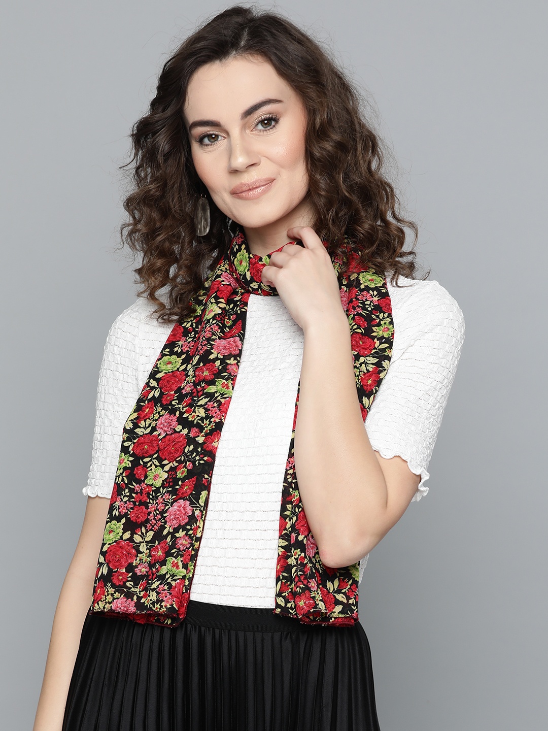 

Trend Arrest Women Black & Red Printed Stole