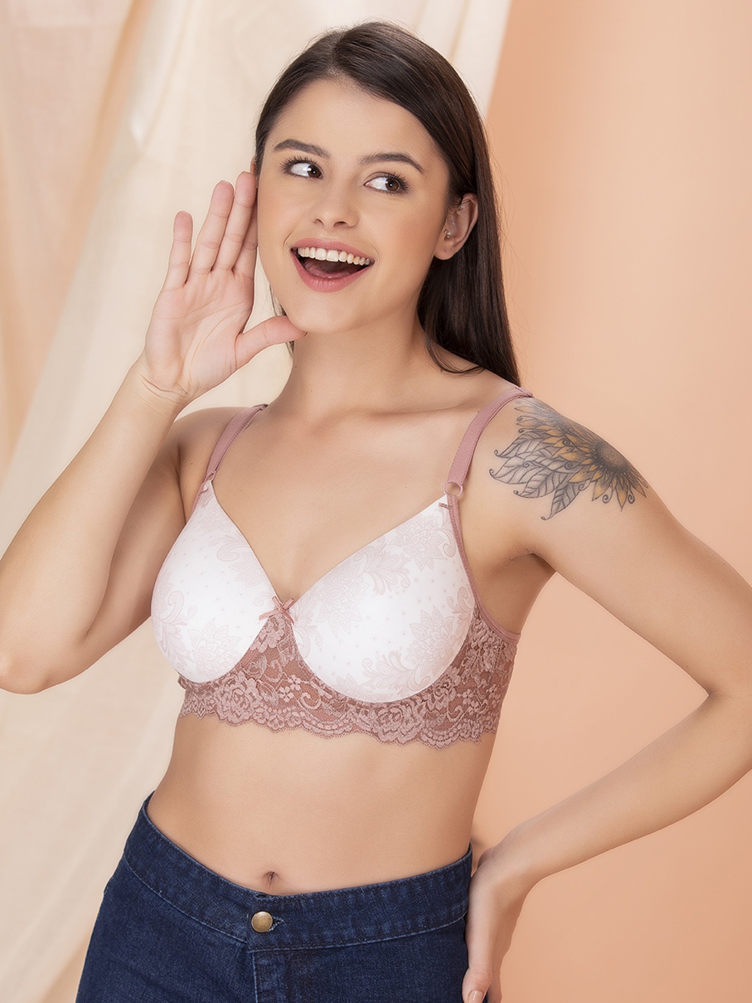 

Clovia White & Pink Printed Non-Wired Lightly Padded T-shirt Bra BR1806Y1832B