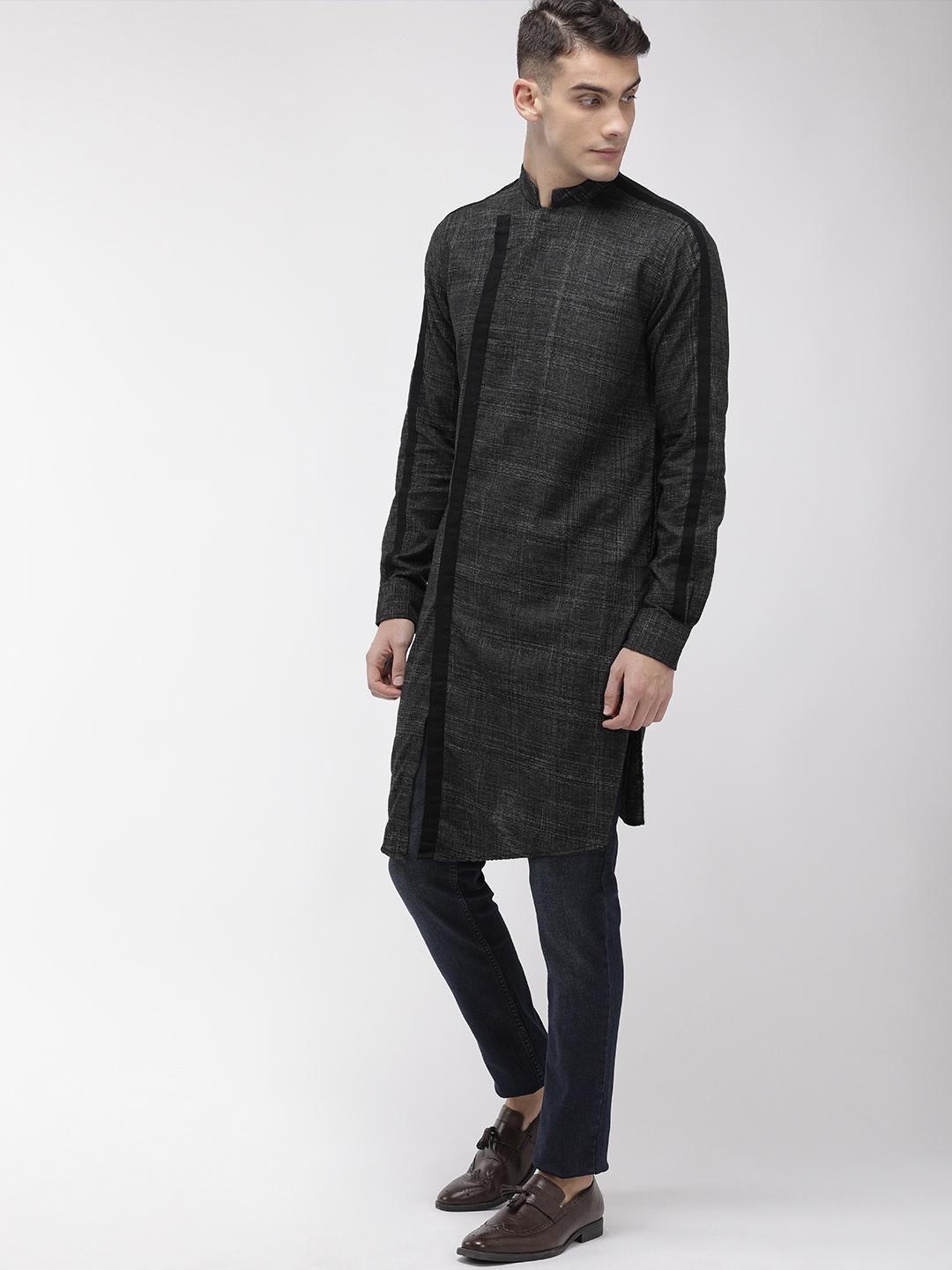 

The Indian Garage Co Men Charcoal Grey Solid Straight Kurta