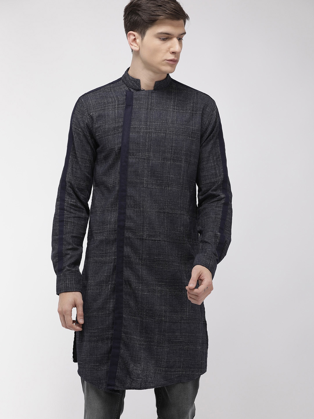 

The Indian Garage Co Men Charcoal Grey & Navy Blue Woven Design Straight Kurta
