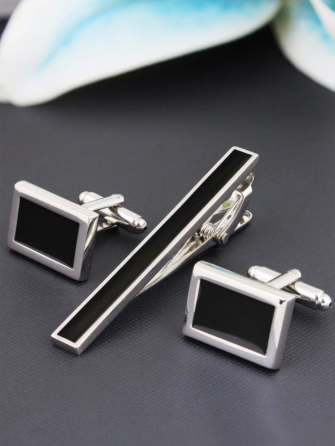 

PELUCHE Men Silver-Toned & Black Rhodium-Plated Accessory Gift Set
