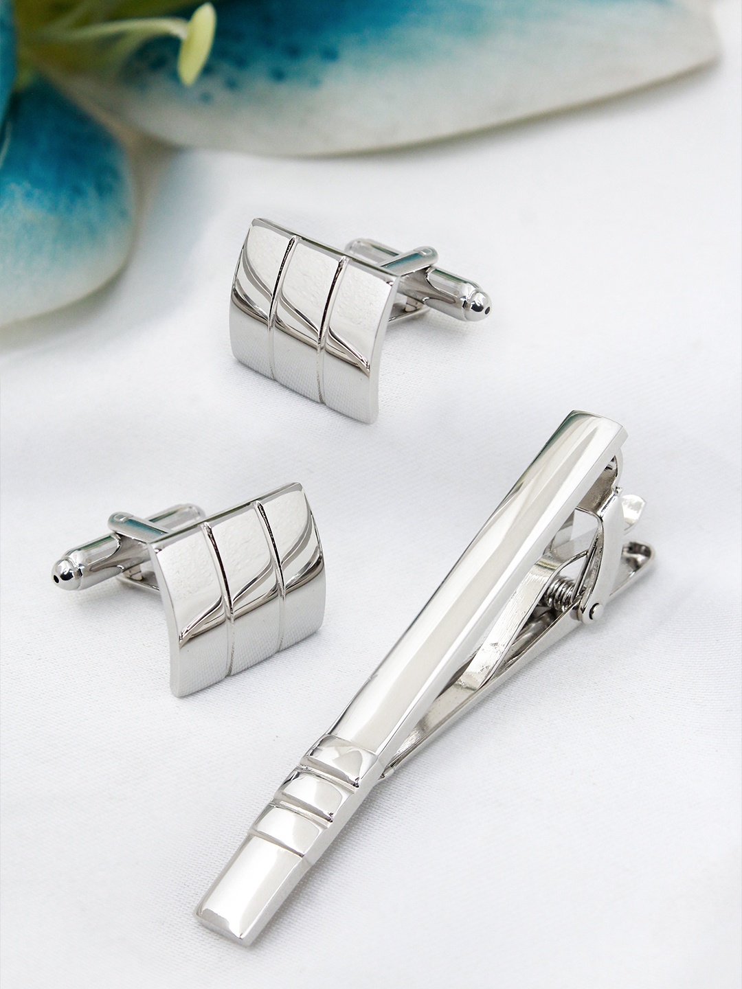 

PELUCHE Men Silver-Toned Rhodium Plated Accessory Gift Set