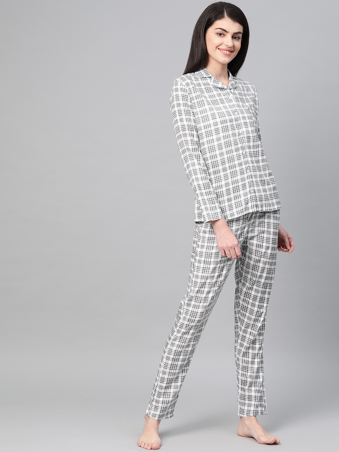 

DRAPE IN VOGUE Women White & Black Checked Night suit