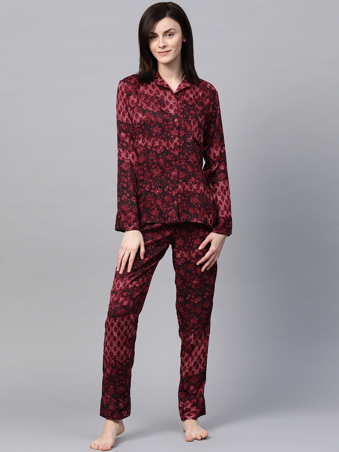 

DRAPE IN VOGUE Women Maroon & Black Printed Nightsuit