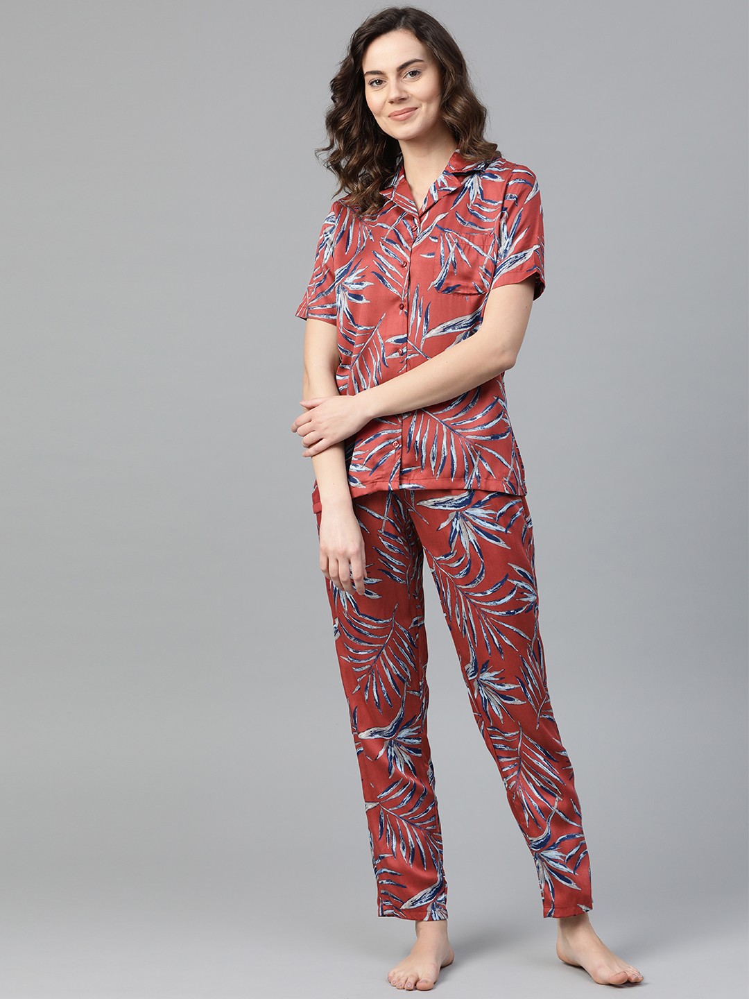 

DRAPE IN VOGUE Women Rust Red & Blue Printed Night Suit