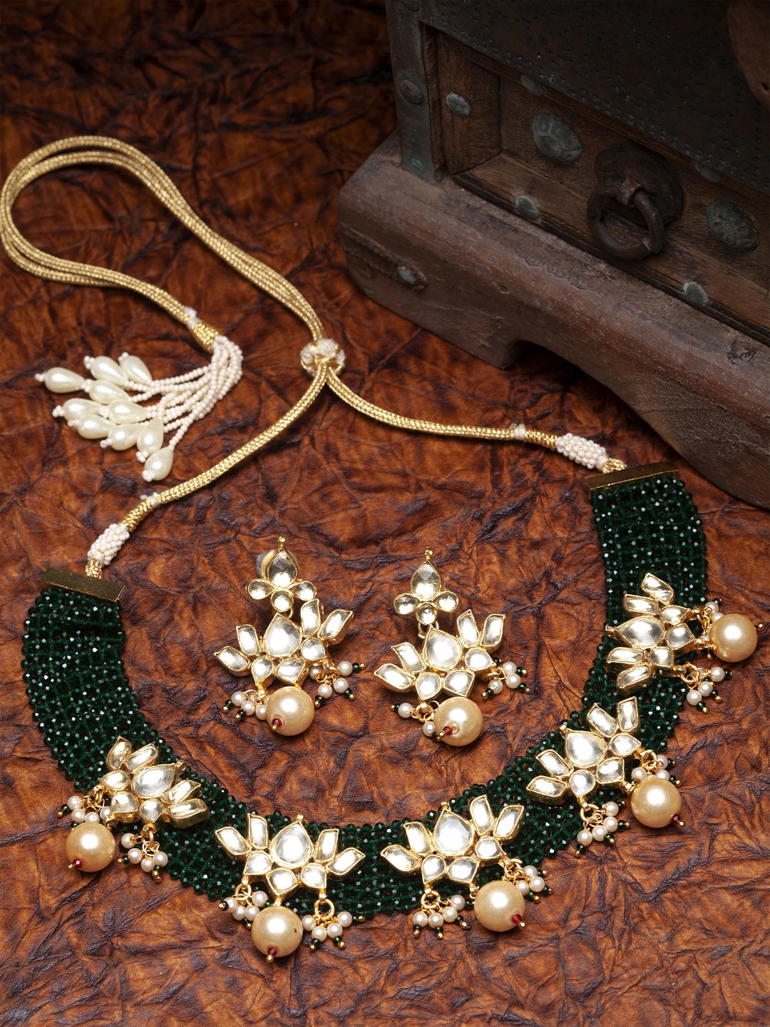 

PANASH Gold-Plated & Green Kundan Studded Emerald Beaded Handcrafted Jewellery Set