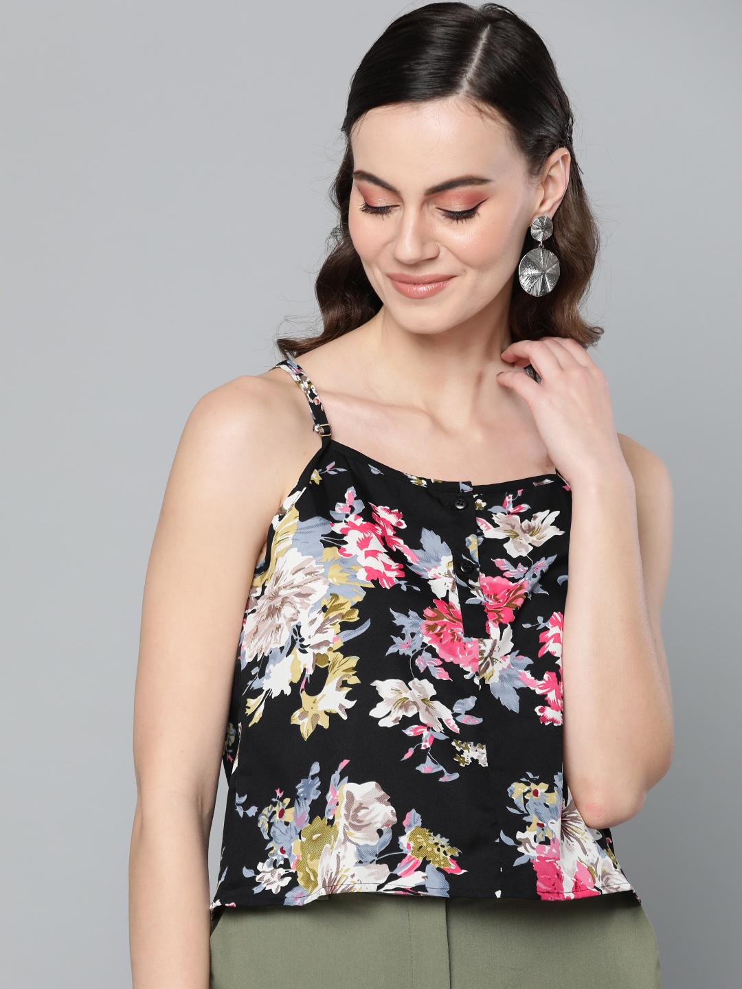 

Trend Arrest Women Black & Off-White Floral Printed Top