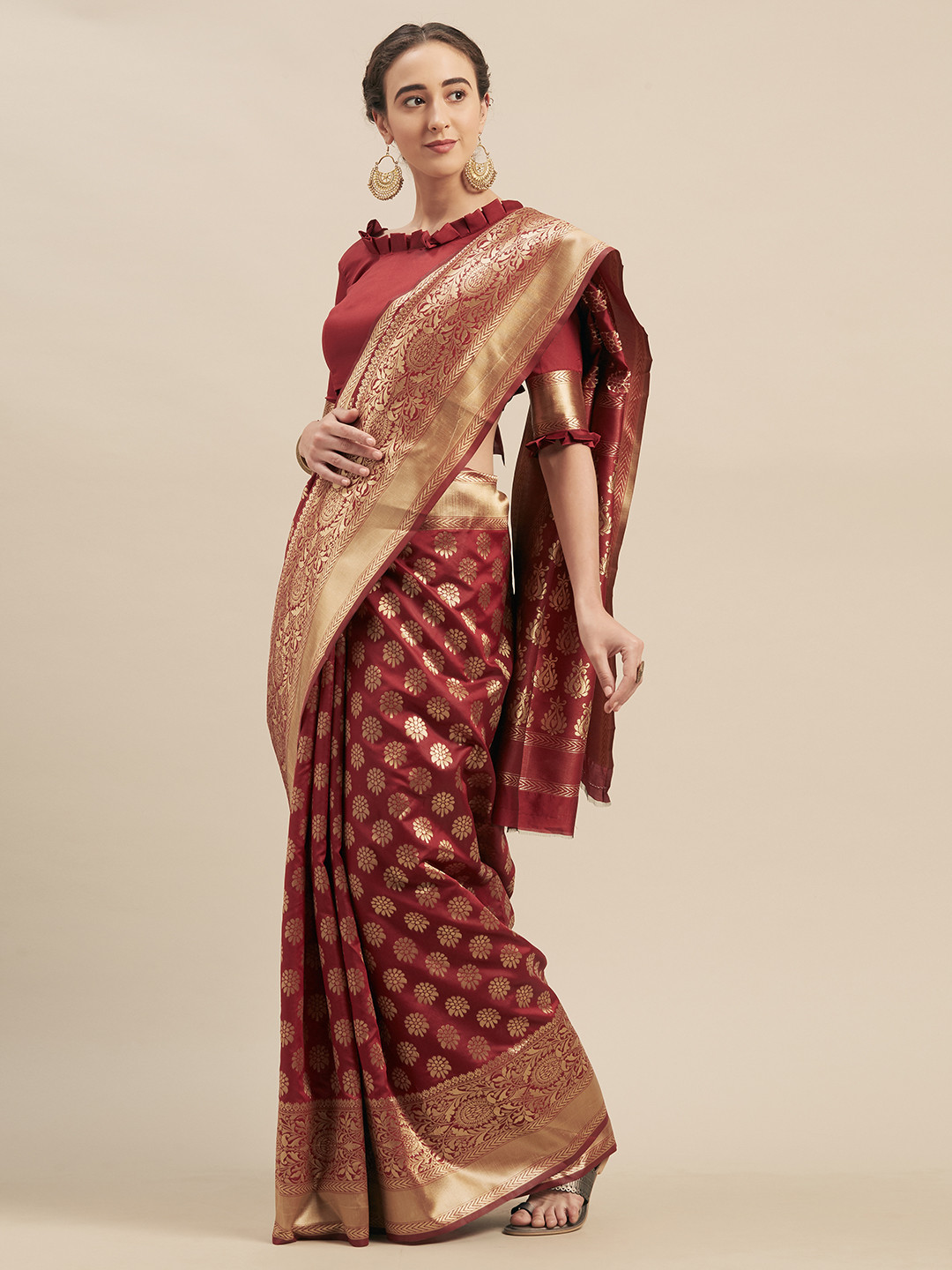 

Mitera Maroon & Gold-Toned Silk Blend Woven Design Kanjeevaram Saree