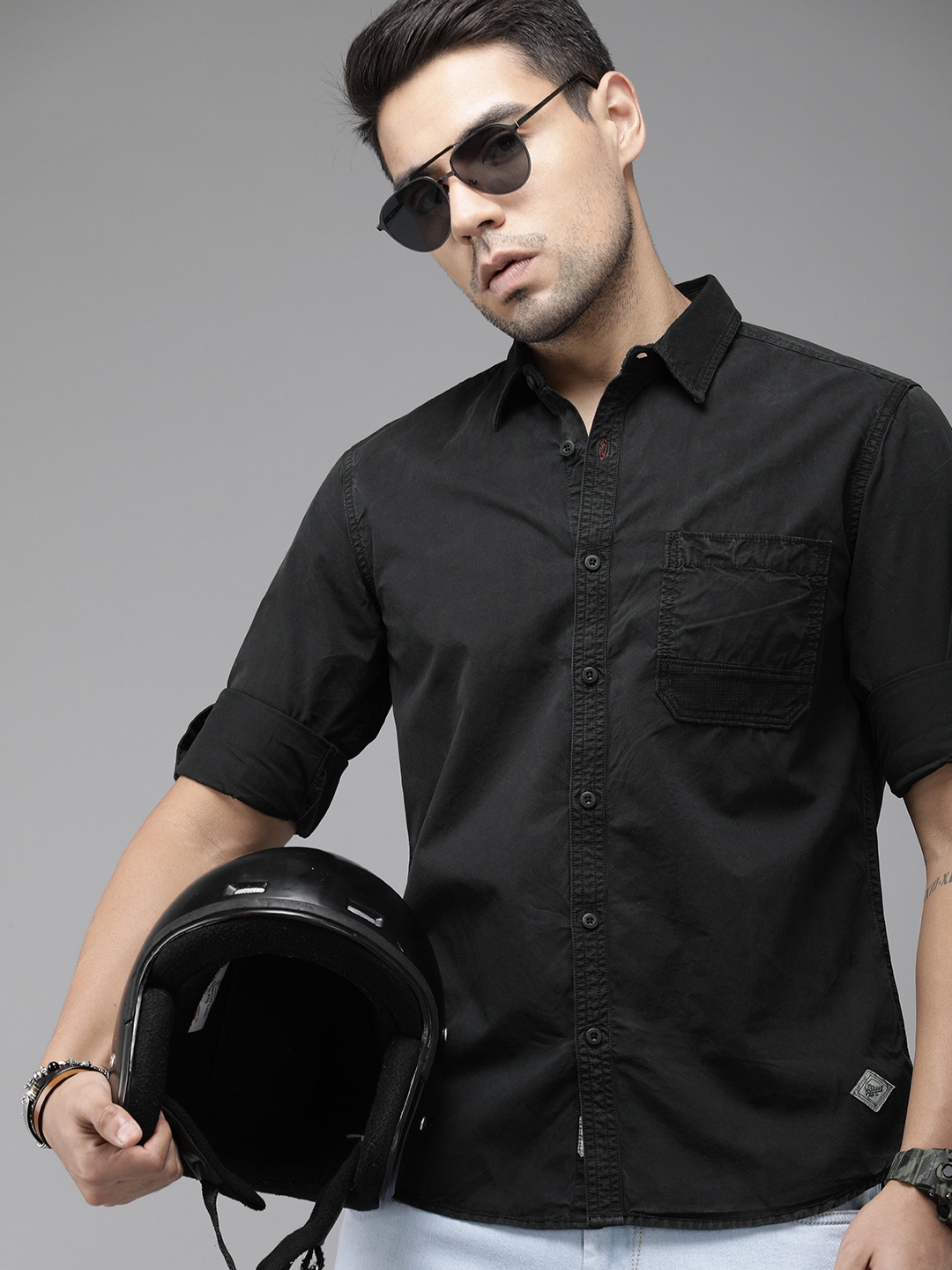 

Roadster Men Black Regular Fit Solid Casual Shirt