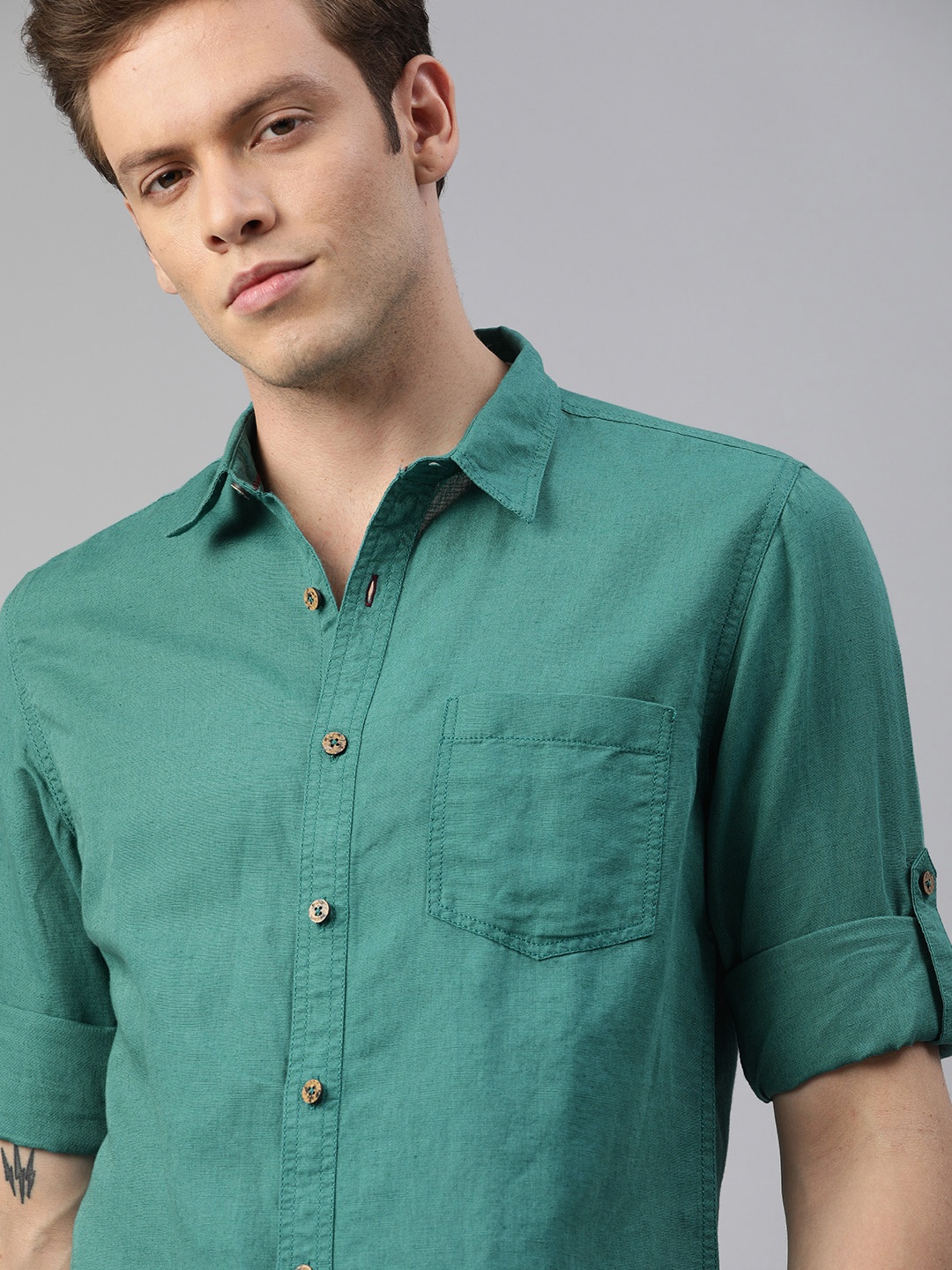 

Roadster Men Teal Green Regular Fit Solid Casual Shirt