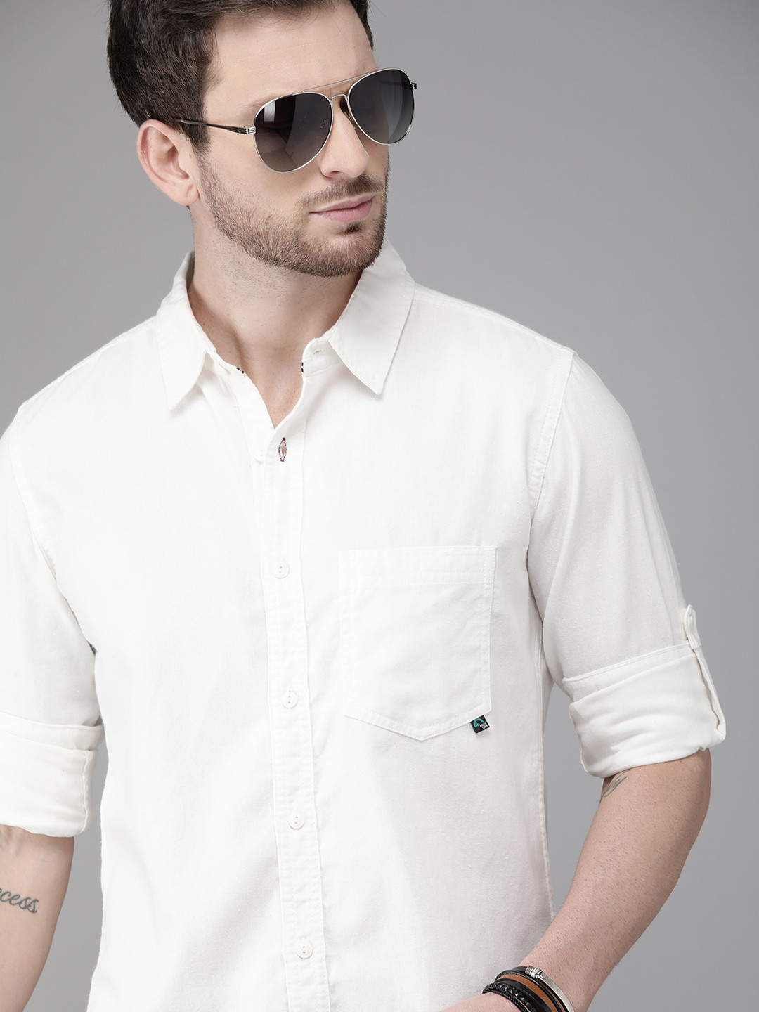 

Roadster GreenTurn Men Off-White Casual Shirt