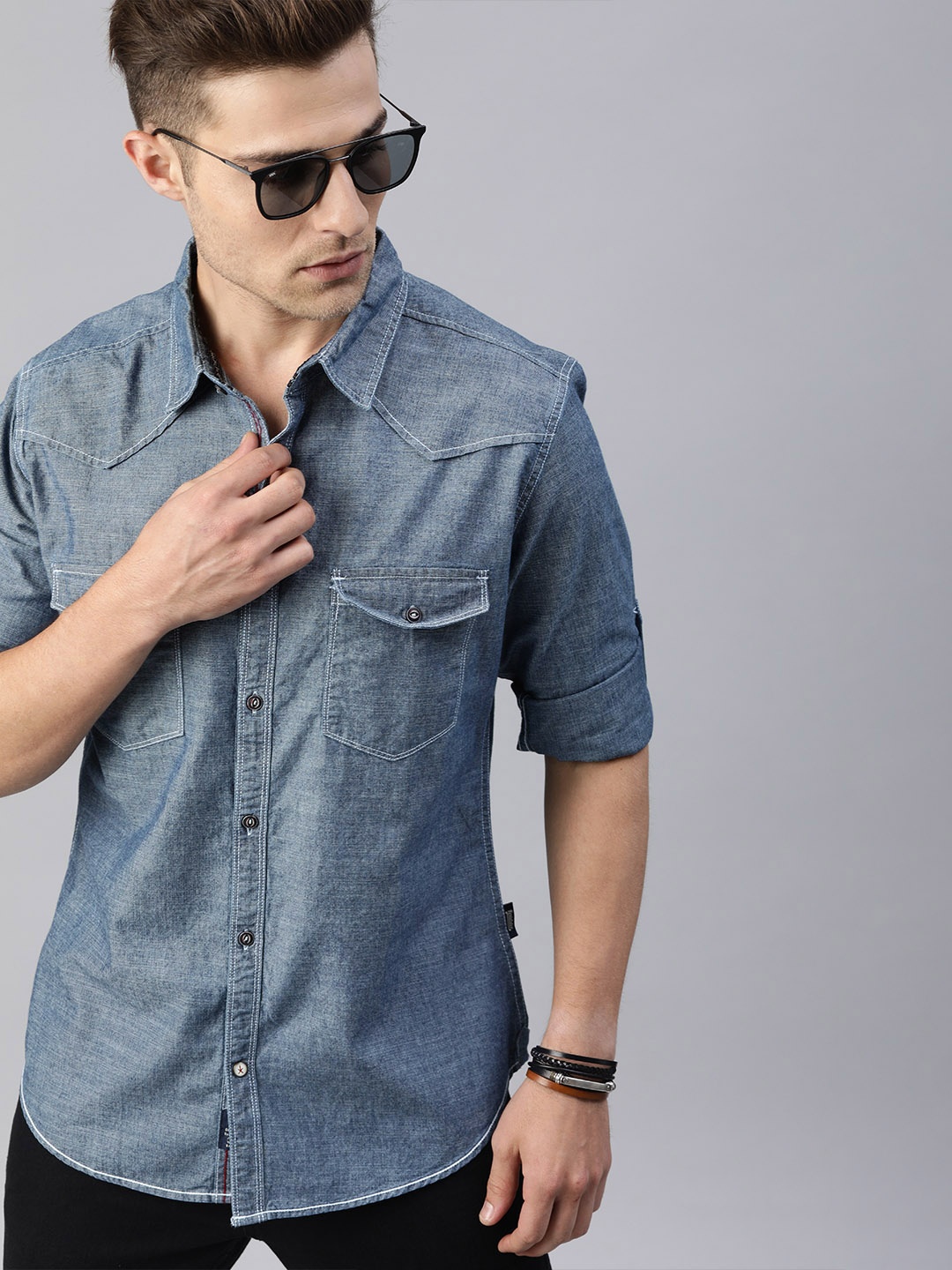 

Roadster Men Blue Regular Fit Solid Chambray Casual Shirt