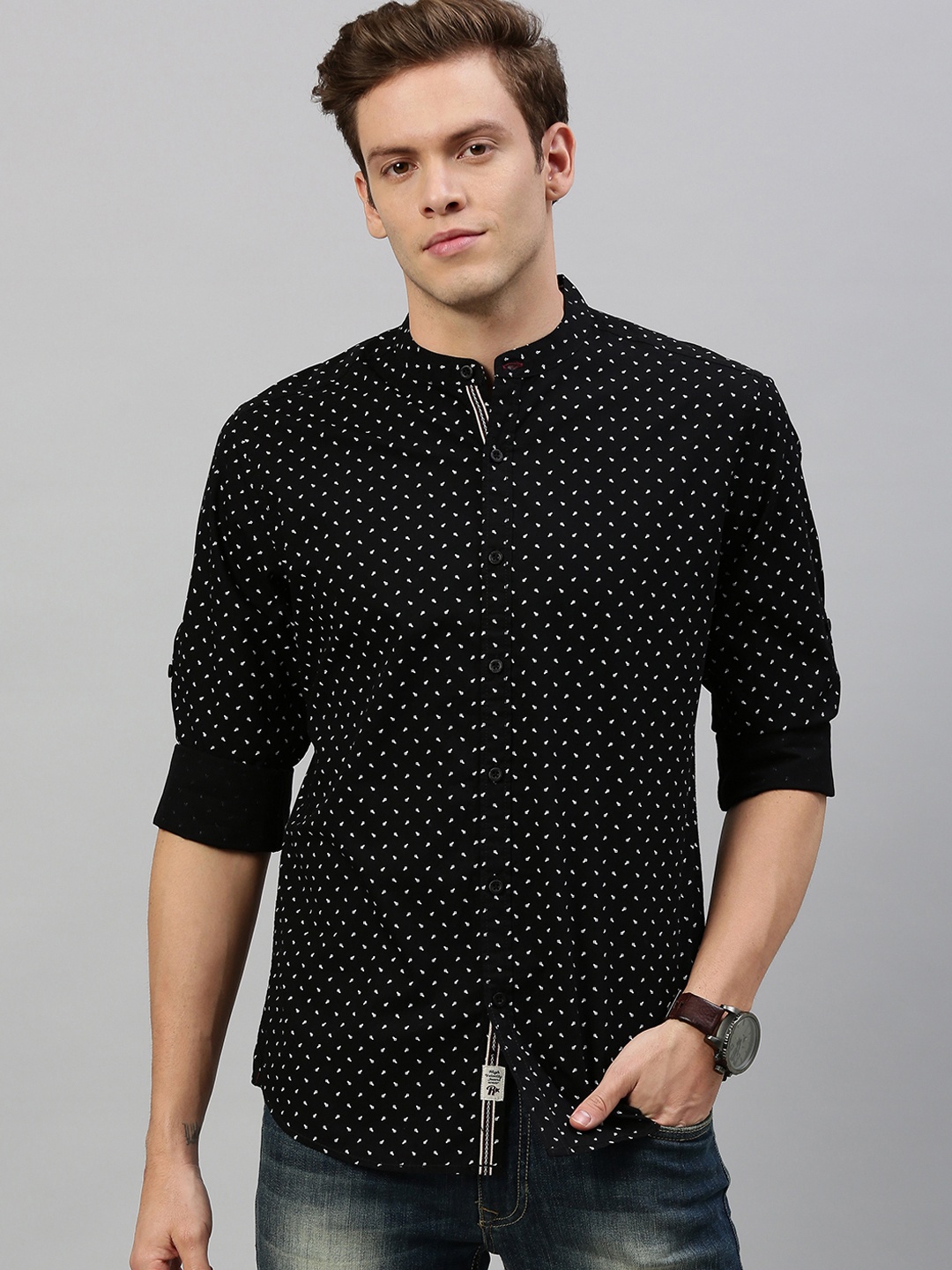 

Roadster Men Black & White Regular Fit Printed Casual Shirt