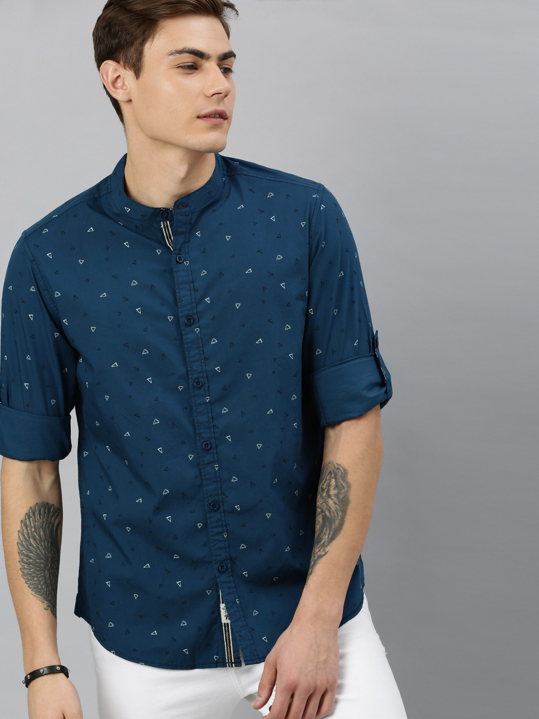 

Roadster Men Teal Regular Fit Printed Casual Shirt