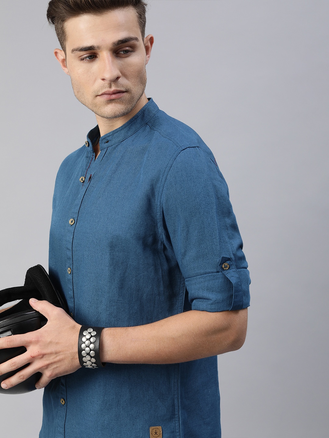 

Roadster Men Teal Blue Regular Fit Solid Casual Linen Shirt