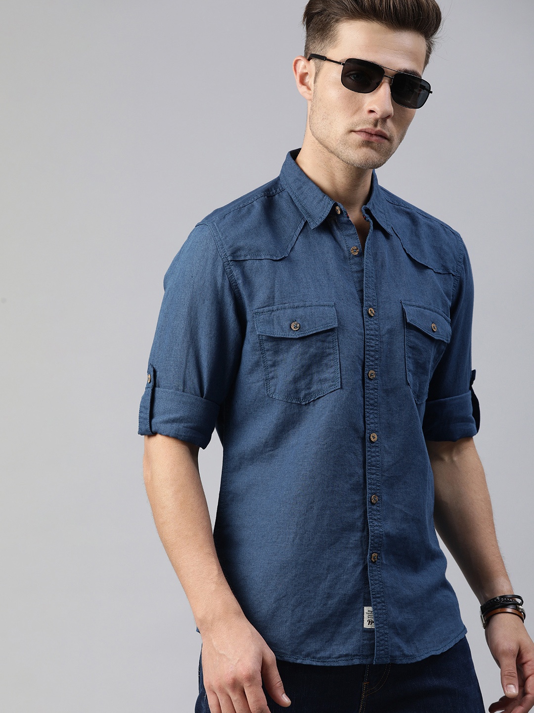 

Roadster Men Teal Blue Regular Fit Solid Casual Linen Shirt