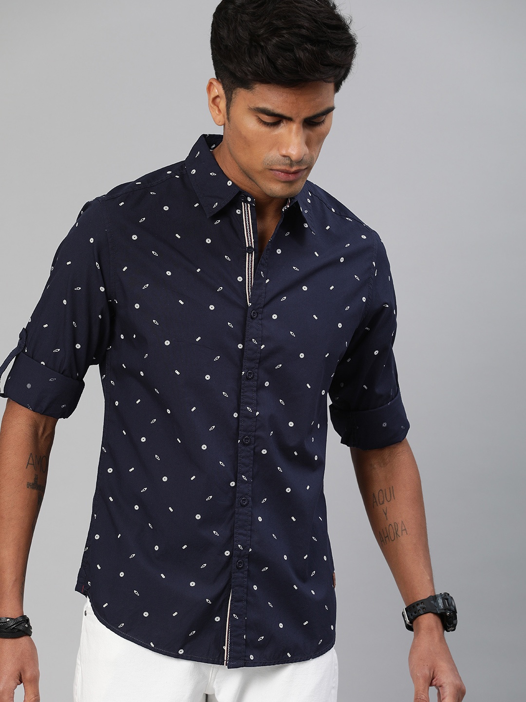 

Roadster Men Navy Blue & White Regular Fit Printed Sustainable Casual Shirt