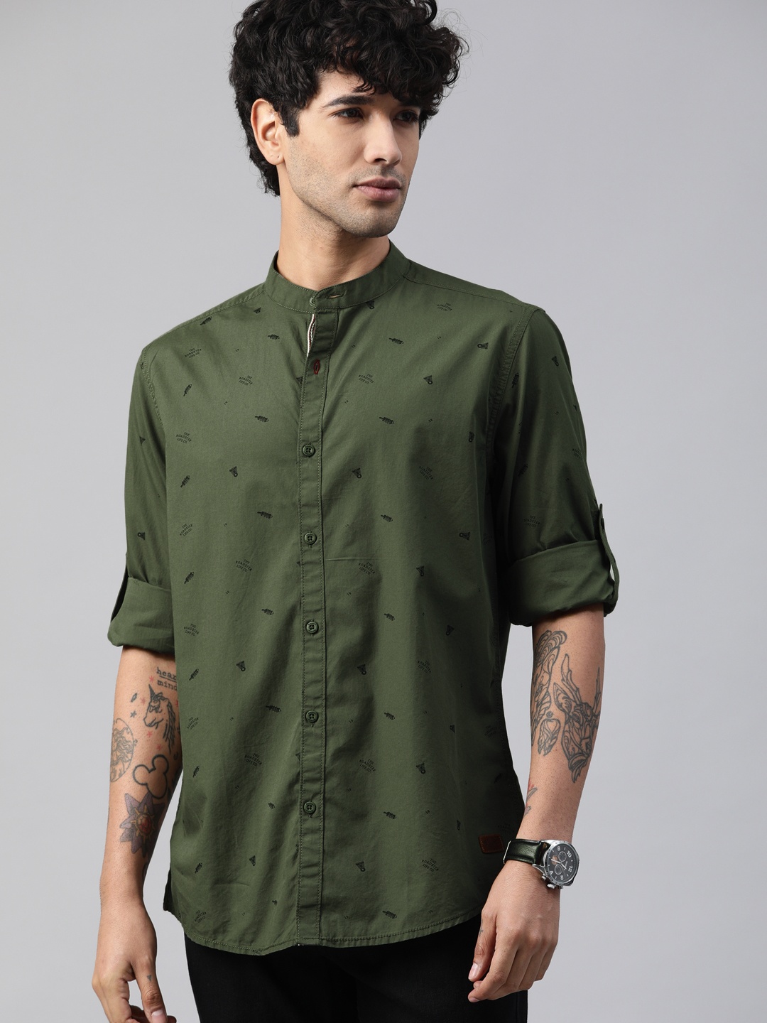 

Roadster Men Olive Green Regular Fit Printed Casual Sustainable Shirt