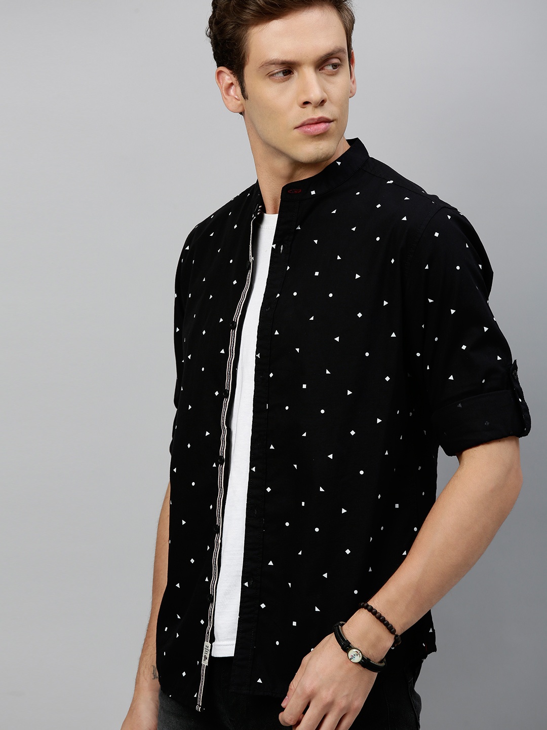 

Roadster Men Black & White Regular Fit Printed Sustainable Casual Shirt