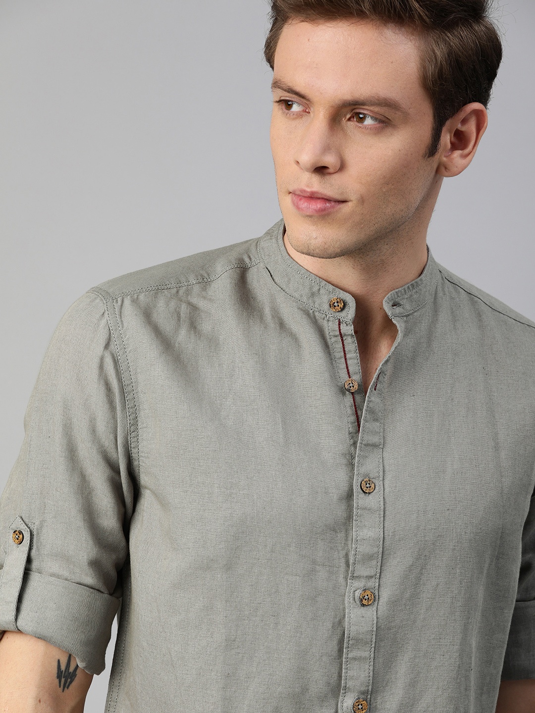 

Roadster Men Grey Regular Fit Solid Casual Shirt