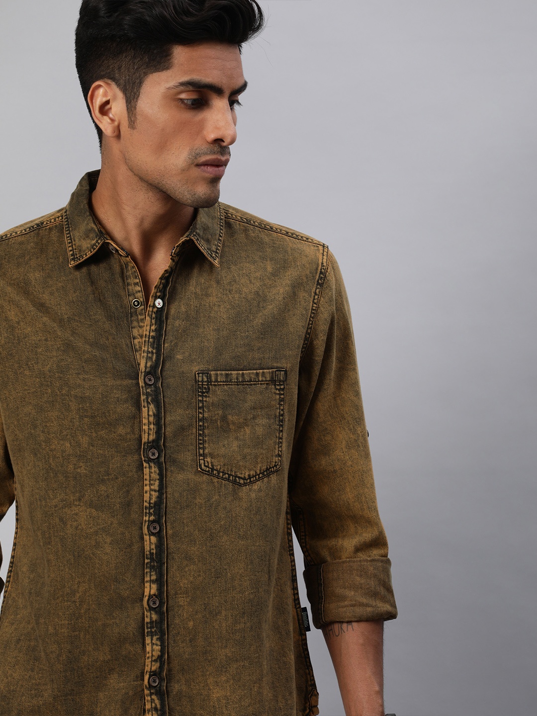 

Roadster Men Brown Regular Fit Faded Casual Chambray Shirt